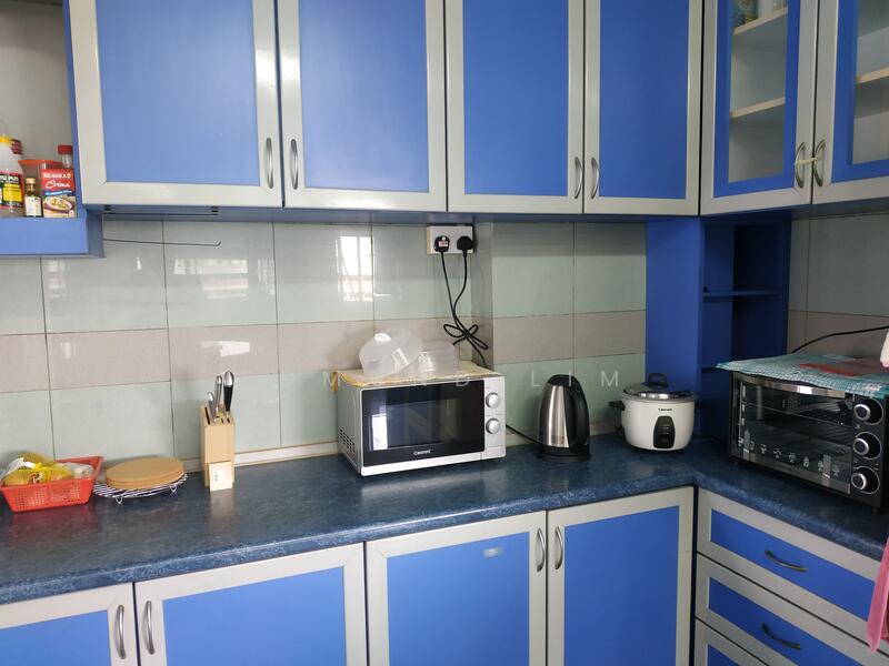 Dry kitchen