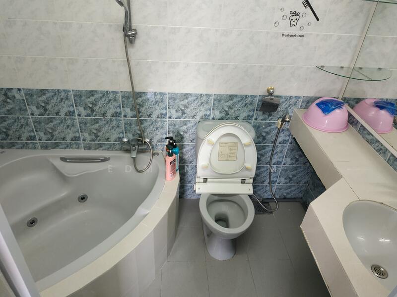 Bathtub