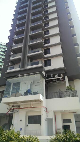 Sims Edge, 1 Geylang East Avenue 2, 2 Bedrooms, 506 sqft, Condominium For Rent, by Eric See, 19430247 - Gym and Lap Pool - PropertyGuru.com.sg