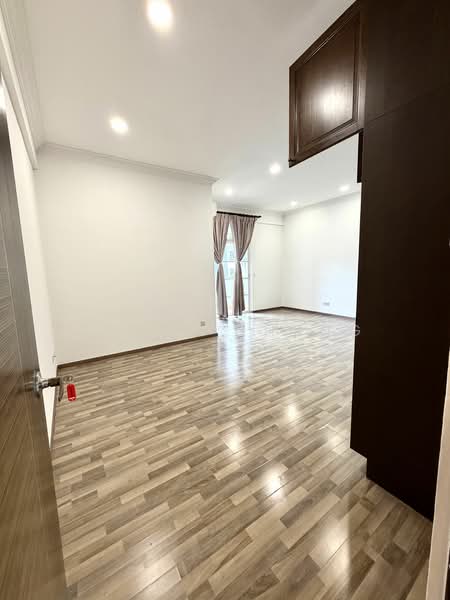 For Rent - La Suisse I