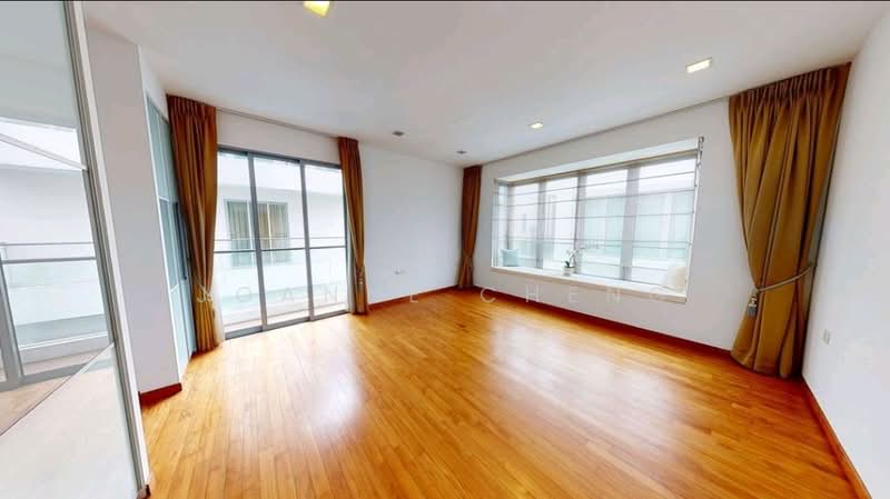 Meyer Road Cluster Detached house 5 ensuites pvt s/pool, Meyer Road, 5 Bedrooms, 6,400 sqft, Cluster House For Rent, by Joanne Cheng, 19441888 - Master bathroom  - PropertyGuru.com.sg