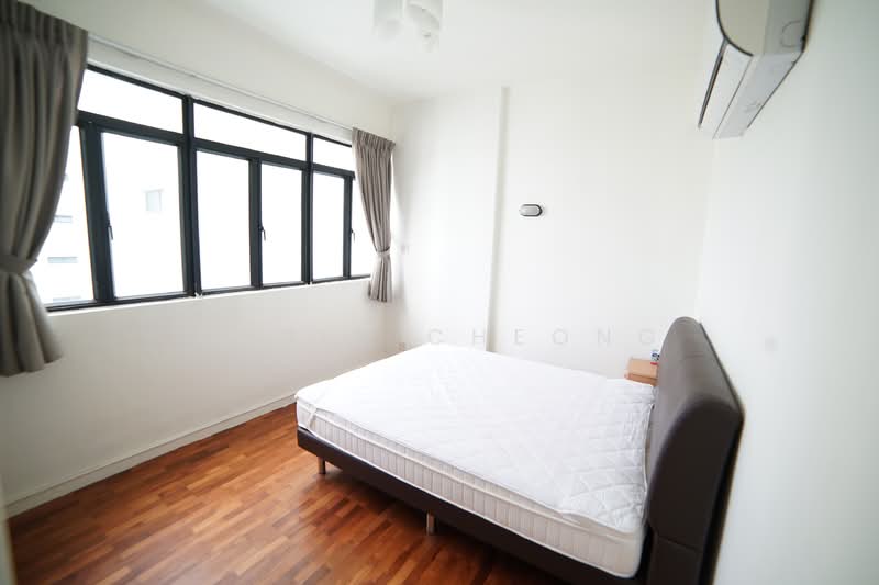 Fernwood Towers, 26 Fernwood Terrace, 2 Bedrooms, 807 sqft, Condominium For Rent, by Chris Cheong, 19444722 - PropertyGuru.com.sg