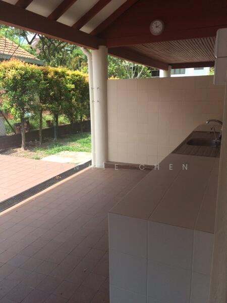 Huge Backyard with Wet Kitchen