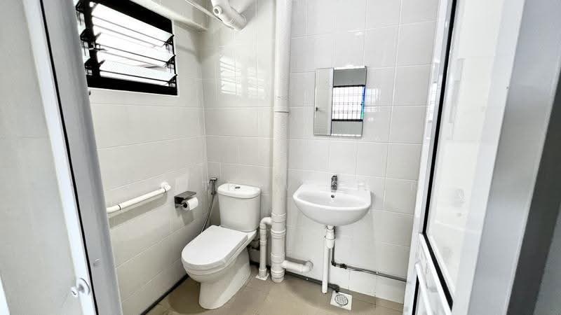 121 Potong Pasir Avenue 1, 121 Potong Pasir Avenue 1, Macpherson / Potong Pasir, 3 Bedrooms, 1,200 sqft, HDB Flat For Rent, by Matthew Chan, 19456846 - PropertyGuru.com.sg