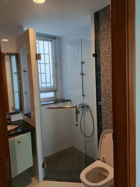 Goldenhill Park Condo, 60 Mei Hwan Drive, 3 Bedrooms, 1,313 sqft, Condominium For Rent, by Linda Lin, 19459861 - Common Toilet - PropertyGuru.com.sg