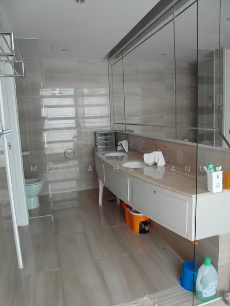 The Trillium, 116 Kim Seng Road, 4 Bedrooms, 2,218 sqft, Condominium For Rent, by Imelda Hartanu, 19464891 - Master Bathroom - PropertyGuru.com.sg