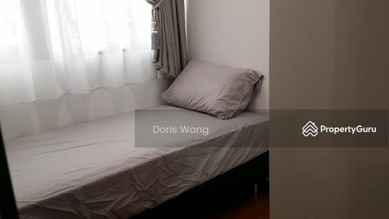Day/night curtain n good quality bed