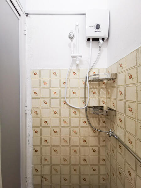 People's Park Centre - Bathroom 