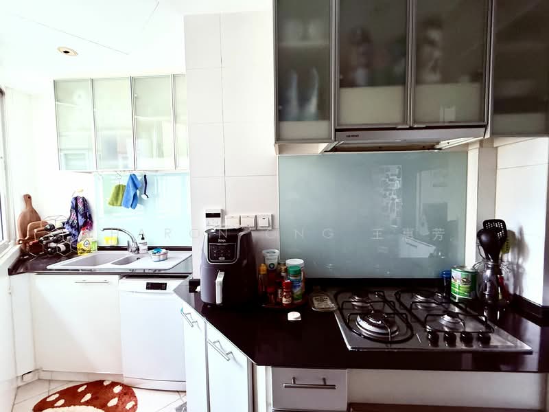 Robertson 100, 100 Robertson Quay, 2 Bedrooms, 883 sqft, Apartment For Rent, by Sharon Ong 王惠芳, 19492053 - PropertyGuru.com.sg