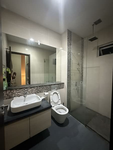 Hillsgrove, 5 Hillside Drive, Room Rental, 150 sqft, Semi-Detached House For Rent, by Emily Foo, 19493170 - Toilet - PropertyGuru.com.sg