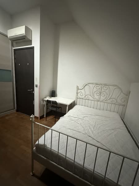 Hillsgrove, 5 Hillside Drive, Room Rental, 150 sqft, Semi-Detached House For Rent, by Emily Foo, 19493170 - Bedroom - PropertyGuru.com.sg
