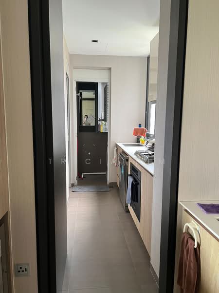 OUE Twin Peaks Condominium For Sale at S$ 4,000,000 | PropertyGuru Singapore