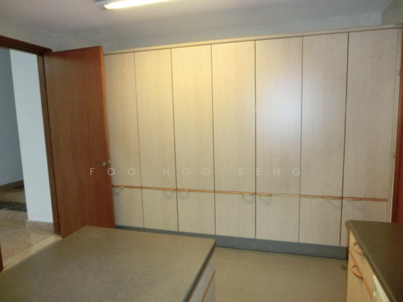 Lots of Storage Space @ Kitchen