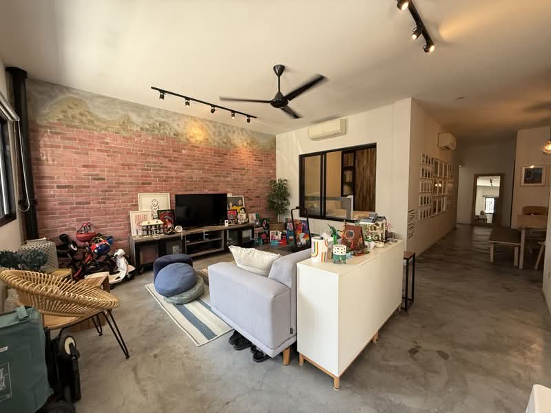 Stangee place, Stangee Place, 3 Bedrooms, 1,334 sqft, Walk-up Apartment For Rent, by Stella Koh, 19518807 - PropertyGuru.com.sg