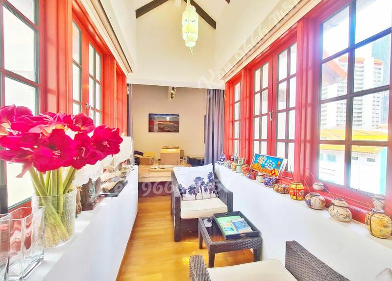 HOT HOT CHINATOWN @ 2 MINS WALK, CHARMING ELEGANT Conservation Shop house, TELOK AYER MRT, CLUB STREET, CHINATOWN MRT, 2 Bedrooms, 1,005 sqft, Conservation House For Rent, by Ken Phoon, 19520908 - PropertyGuru.com.sg