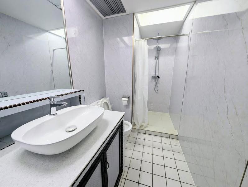 Ridgewood Condominium, 3 Ridgewood Close, Tanglin / Holland / Bukit Timah, 3 Bedrooms, 1,744 sqft, Condominium For Rent, by Ray Lee, 19528257 - PropertyGuru.com.sg