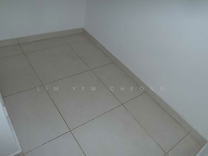 The Sea View, 31 Amber Road, 3 Bedrooms, 1,410 sqft, Condominium For Rent, by Lim Yew Cheong, 19529576 - utility room - PropertyGuru.com.sg