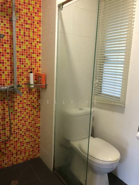 Cavendish Park, 16 Pine Grove, 2 Bedrooms, 926 sqft, Condominium For Rent, by Kelly Ye, 19535560 - Common bathroom - PropertyGuru.com.sg