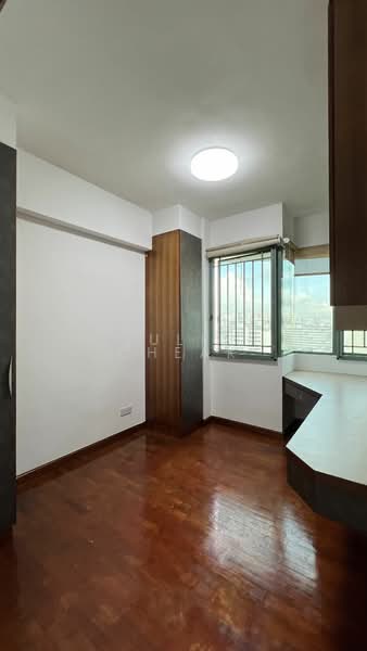 Palm Gardens, 2C Hong San Walk, 3 Bedrooms, 1,216 sqft, Condominium For Rent, by Julie Cheak, 19538465 - PropertyGuru.com.sg