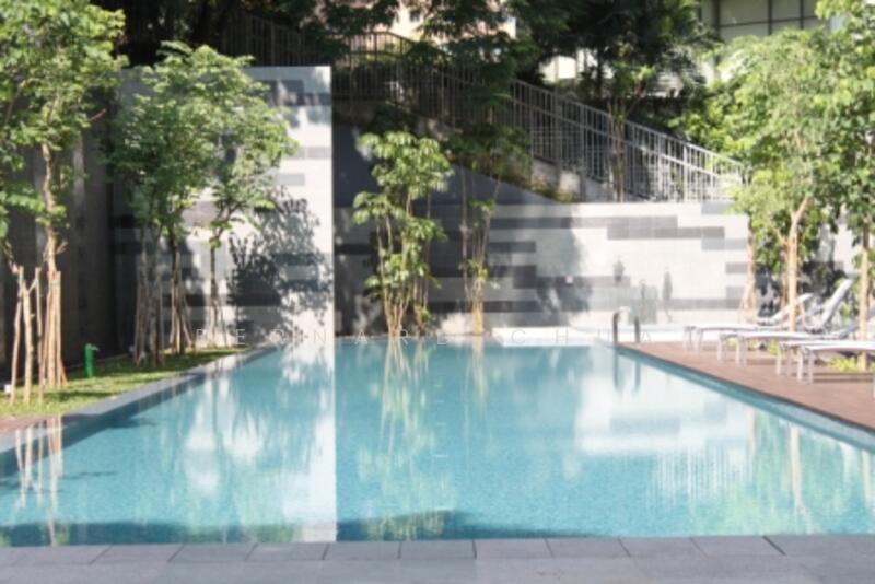 Quiet Swimming Pool Ambience