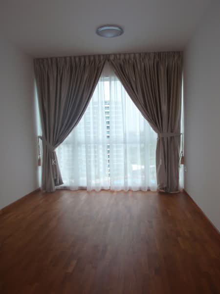 Waterview, 91 Tampines Avenue 1, 3 Bedrooms, 1,184 sqft, Condominium For Rent, by Karen Goi, 19571163 - Spacious Master Bedroom - PropertyGuru.com.sg