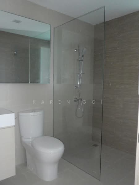 Waterview, 91 Tampines Avenue 1, 3 Bedrooms, 1,184 sqft, Condominium For Rent, by Karen Goi, 19571163 - Master Toilet - PropertyGuru.com.sg
