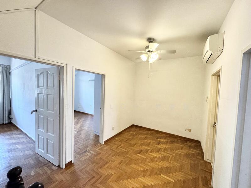 For Rent - Somerset Orchard Spacious 3 Storey House