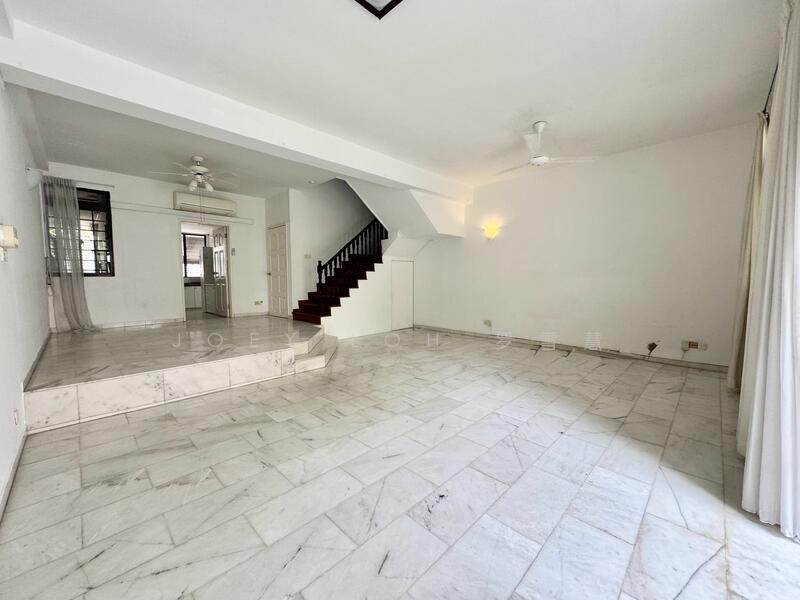 For Rent - Somerset Orchard Spacious 3 Storey House