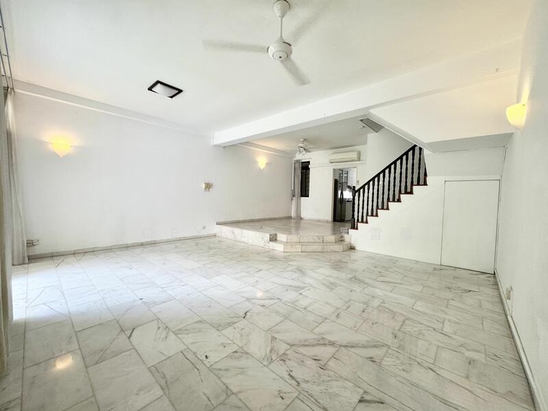 For Rent - Somerset Orchard Spacious 3 Storey House