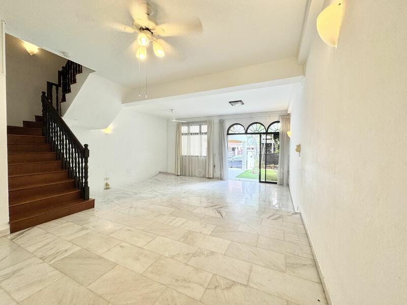 For Rent - Somerset Orchard Spacious 3 Storey House