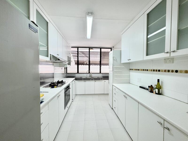 For Rent - Somerset Orchard Spacious 3 Storey House