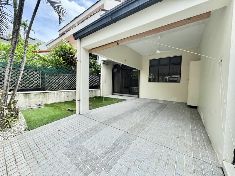 For Rent - Somerset Orchard Spacious 3 Storey House
