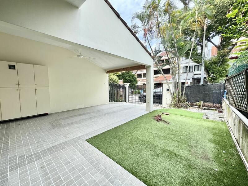 For Rent - Somerset Orchard Spacious 3 Storey House