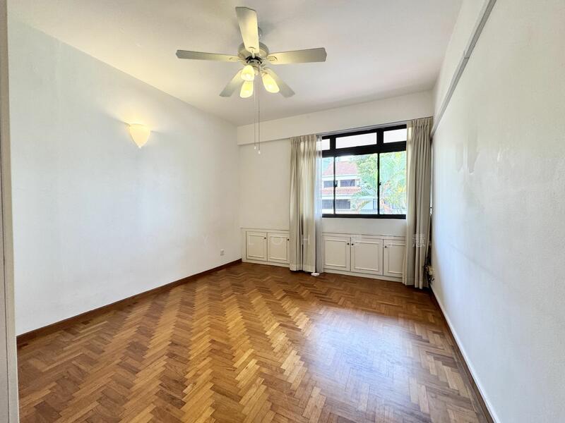 For Rent - Somerset Orchard Spacious 3 Storey House