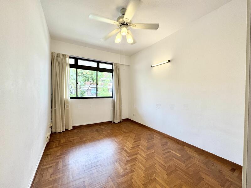 For Rent - Somerset Orchard Spacious 3 Storey House