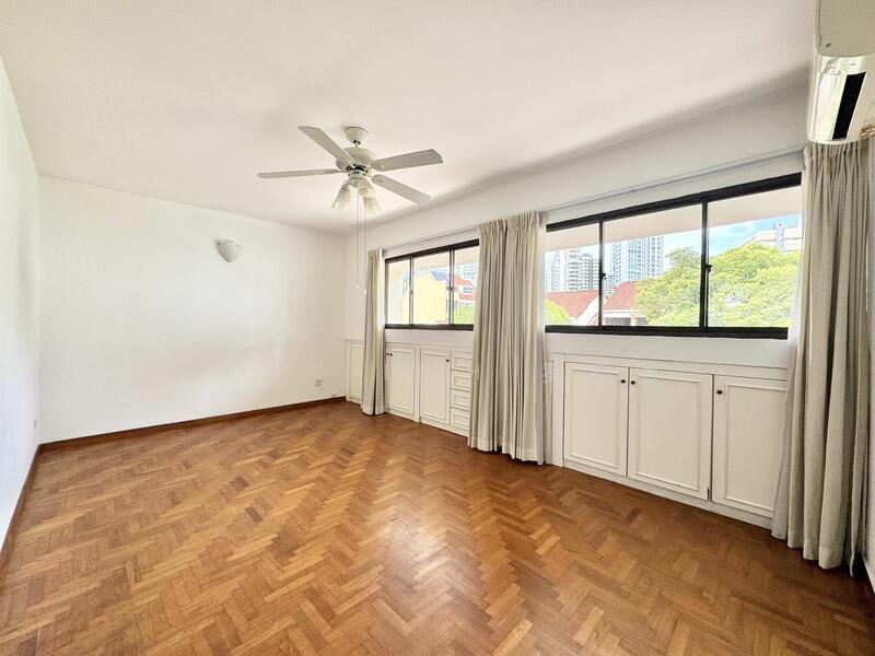 For Rent - Somerset Orchard Spacious 3 Storey House