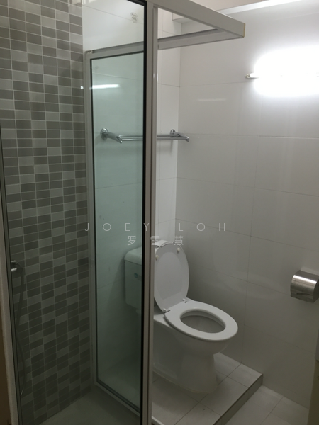 For Rent - Somerset Orchard Spacious 3 Storey House