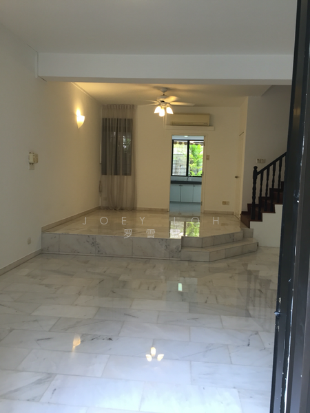 For Rent - Somerset Orchard Spacious 3 Storey House