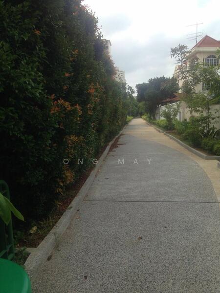 Side boundary / park connector