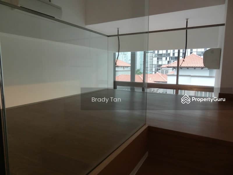 LOFT (GOOD FOR A STUDY RM  OR FOR A BED)