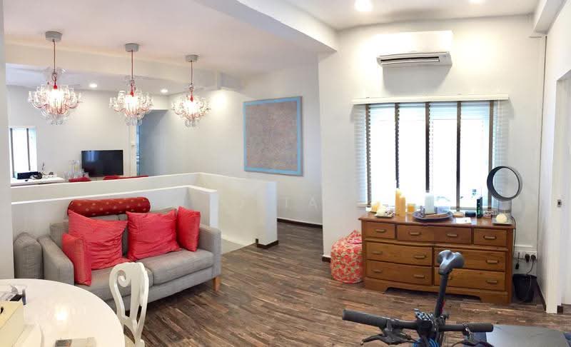 TIONG BAHRU CONSERVATION: PREWAR ART DECO WALK UP, ENG WATT STREET / TIONG BAHRU / ENG HOON, Alexandra / Commonwealth, 2 Bedrooms, 1,000 sqft, Walk-up Apartment For Rent, by JO Tan, 19616627 - PropertyGuru.com.sg