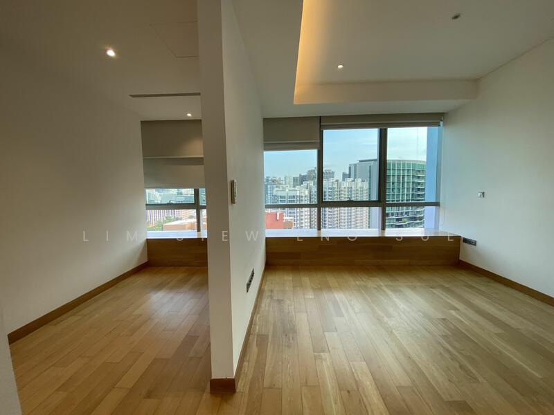 Alba, 8 Cairnhill Rise, 4 Bedrooms, 2,303 sqft, Condominium For Rent, by Lim Siew Eng Sue, 19619219 - Master bedroom - PropertyGuru.com.sg