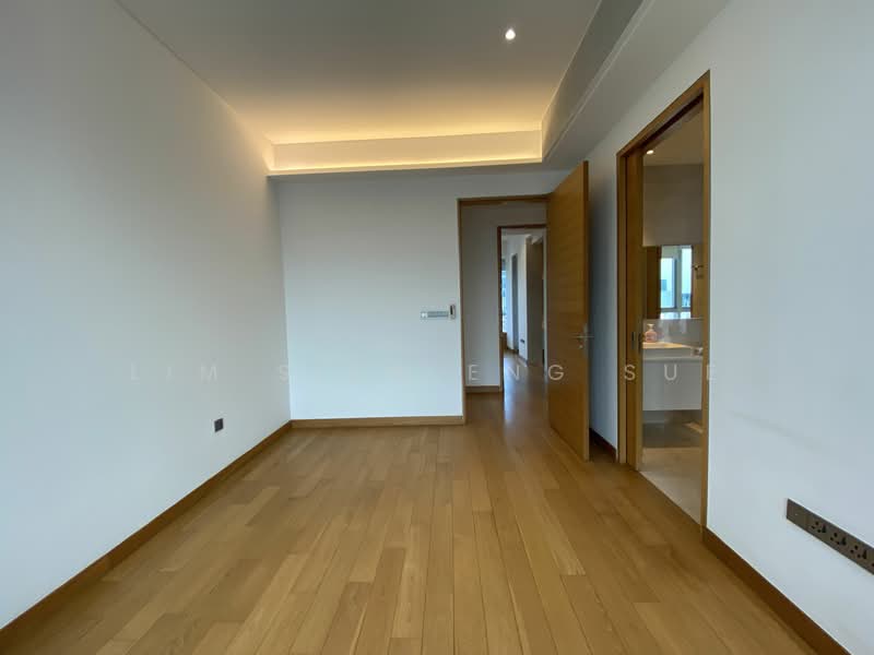 Alba, 8 Cairnhill Rise, 4 Bedrooms, 2,303 sqft, Condominium For Rent, by Lim Siew Eng Sue, 19619219 - Bedroom 1 - PropertyGuru.com.sg