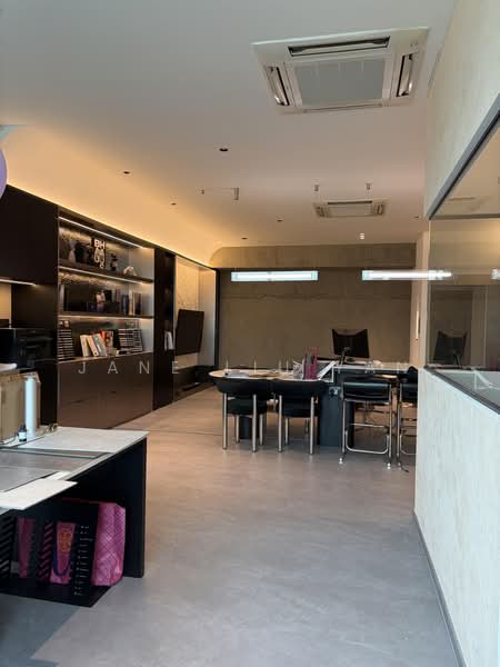 UB. One, 81 Ubi Avenue 4, 926 sqft, Light Industrial (B1) For Rent, by Jane Liu Yan, 19656732 - CommercialGuru.com.sg