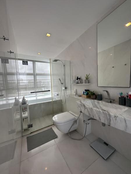Cairnhill Residences, 31 Cairnhill Circle, Orchard / River Valley, 3 Bedrooms, 1,173 sqft, Apartment For Rent, by MH Goh, 19668474 - Bathroom - PropertyGuru.com.sg