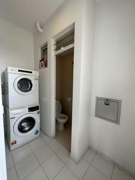Cairnhill Residences, 31 Cairnhill Circle, Orchard / River Valley, 3 Bedrooms, 1,173 sqft, Apartment For Rent, by MH Goh, 19668474 - Bathroom - PropertyGuru.com.sg