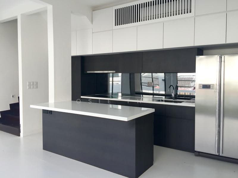 Namly Garden, Tanglin / Holland / Bukit Timah, 4 Bedrooms, 2,400 sqft, Semi-Detached House For Rent, by Rosie Tham, 19703898 - PropertyGuru.com.sg