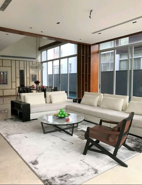 Modern Bungalow Toh Heights w lift.Swimming Pool.独栋别墅 花园泳池私人电梯 地下停车位, Toh Heights, 6 Bedrooms, 7,670 sqft, Detached House For Sale, by Joanne Cheng, 19704843 - PropertyGuru.com.sg