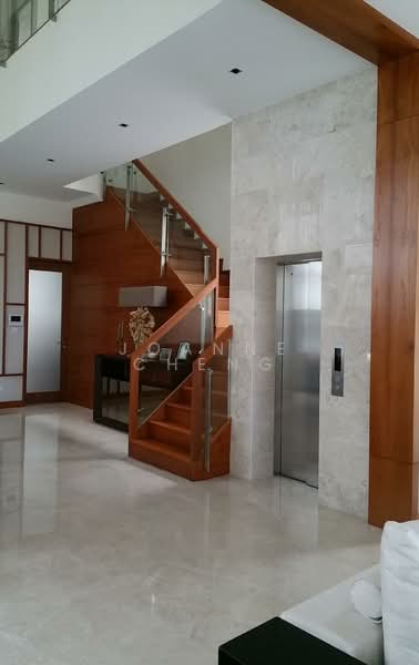 Modern Bungalow Toh Heights w lift.Swimming Pool.独栋别墅 花园泳池私人电梯 地下停车位, Toh Heights, 6 Bedrooms, 7,670 sqft, Detached House For Sale, by Joanne Cheng, 19704843 - PropertyGuru.com.sg