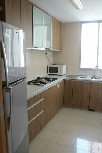 The Lakeshore, 31 Jurong West Street 41, 2 Bedrooms, 871 sqft, Condominium For Rent, by Dillon Loh, 19757550 - Kitchen area - PropertyGuru.com.sg